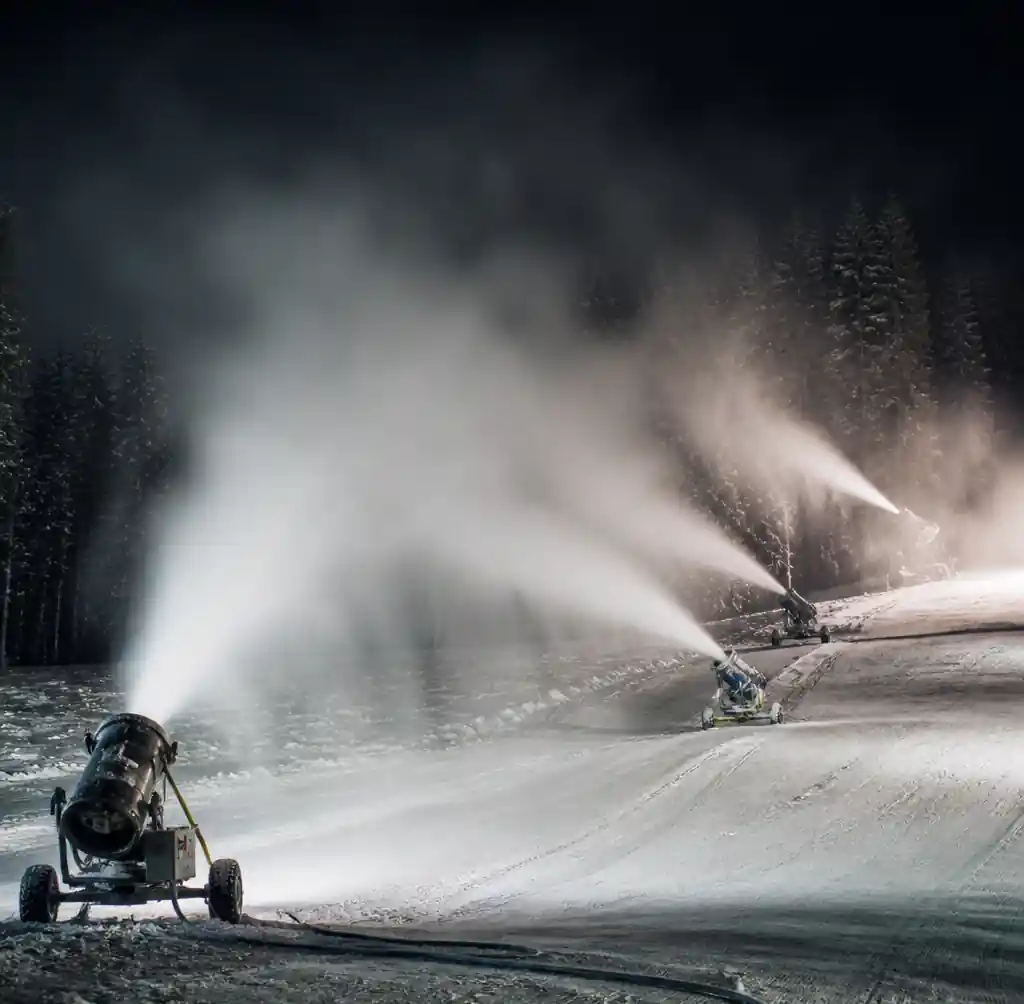 5-night-snowmaking-operations-multiple-guns