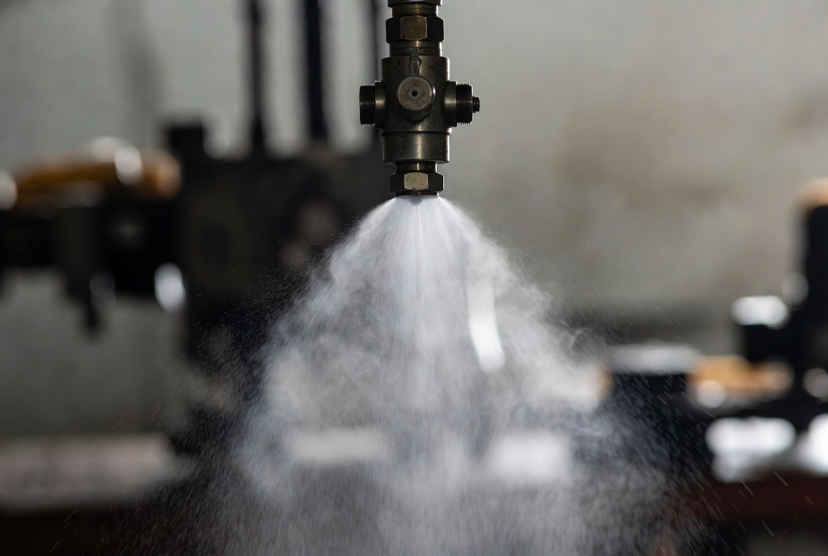 precision-air-atomizing-nozzle-spray